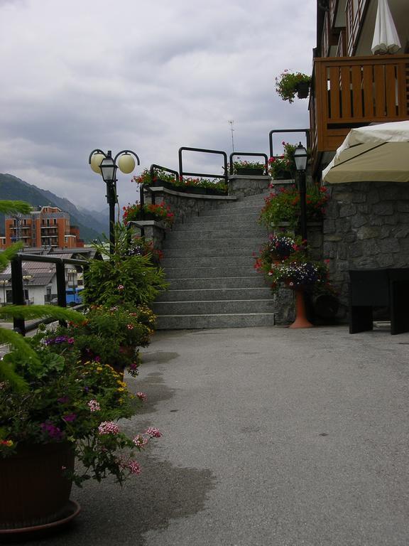 Hotel Orchidea Passo del Tonale Esterno foto
