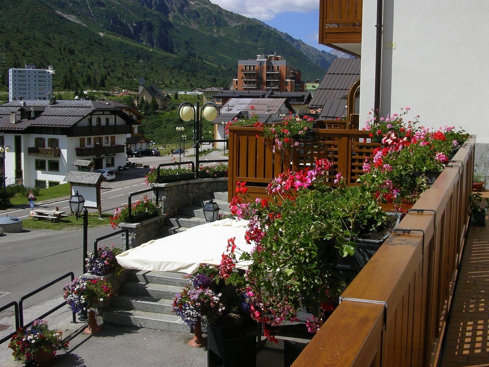 Hotel Orchidea Passo del Tonale Esterno foto